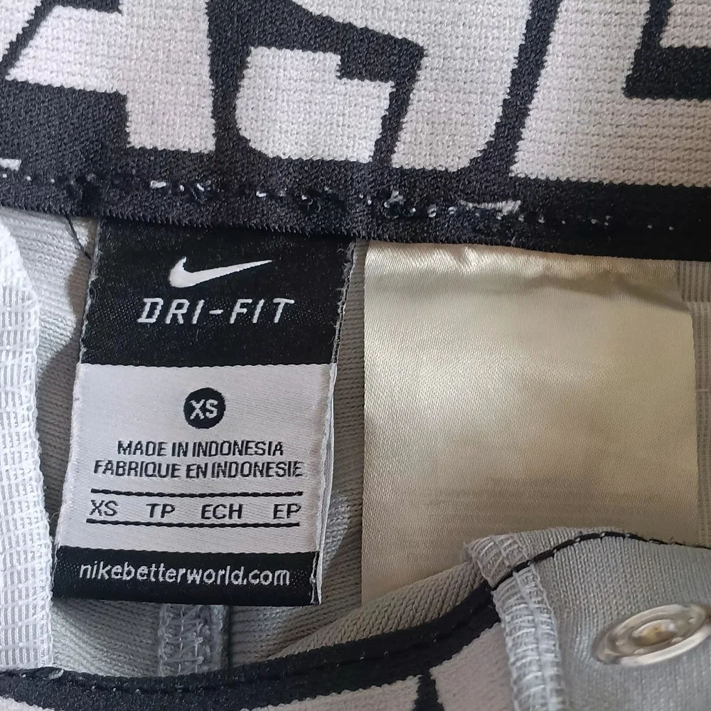 Nike Dri-Fit Sz XS Basball Gray&Black Kids Pants (Staining On Knees...see Photos